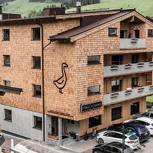Frau Gans - Pure Mountain Apartment Saalbach