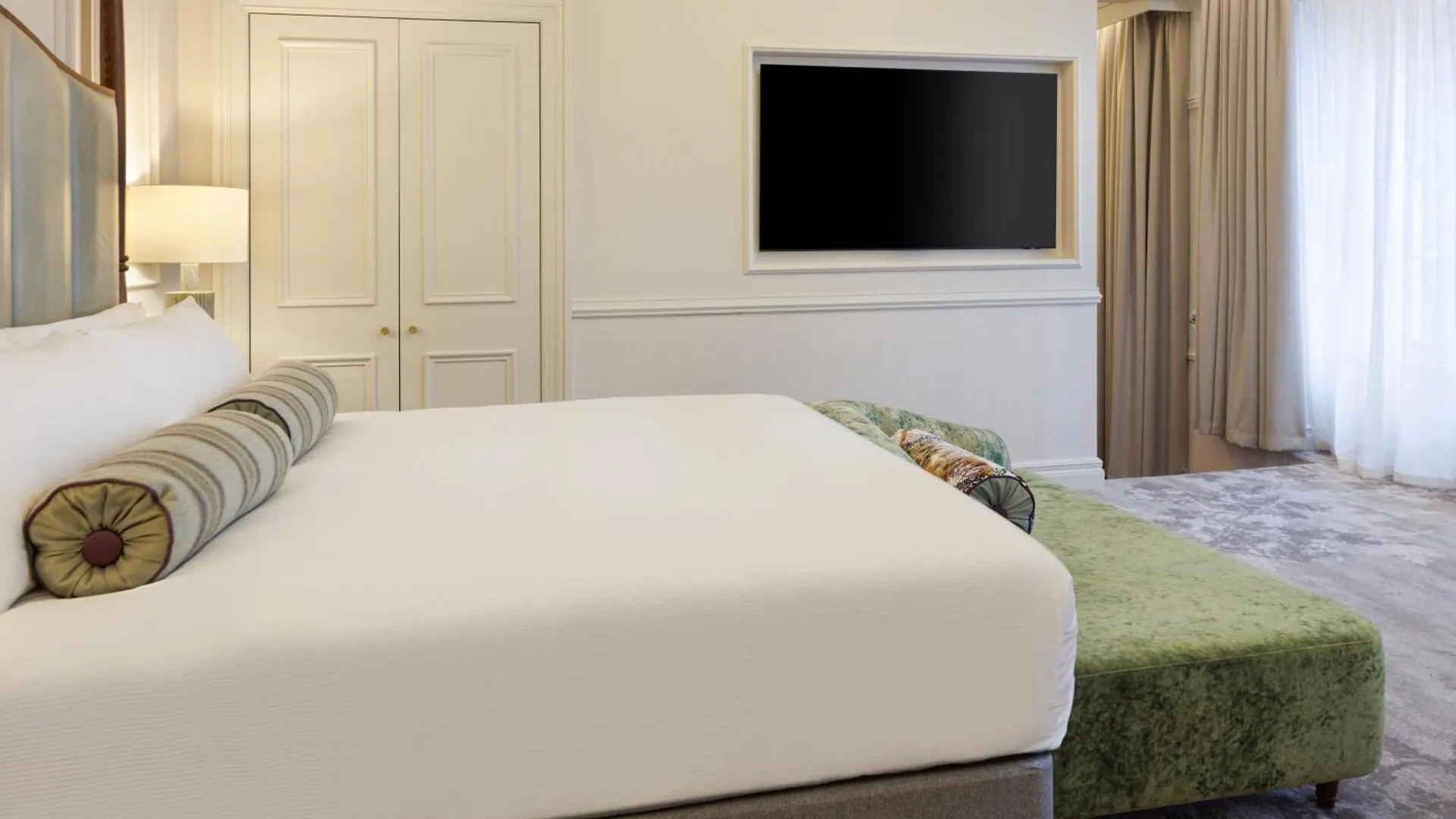 Отель The Caledonian Edinburgh, Curio Collection By Hilton 5*, Эдинбург