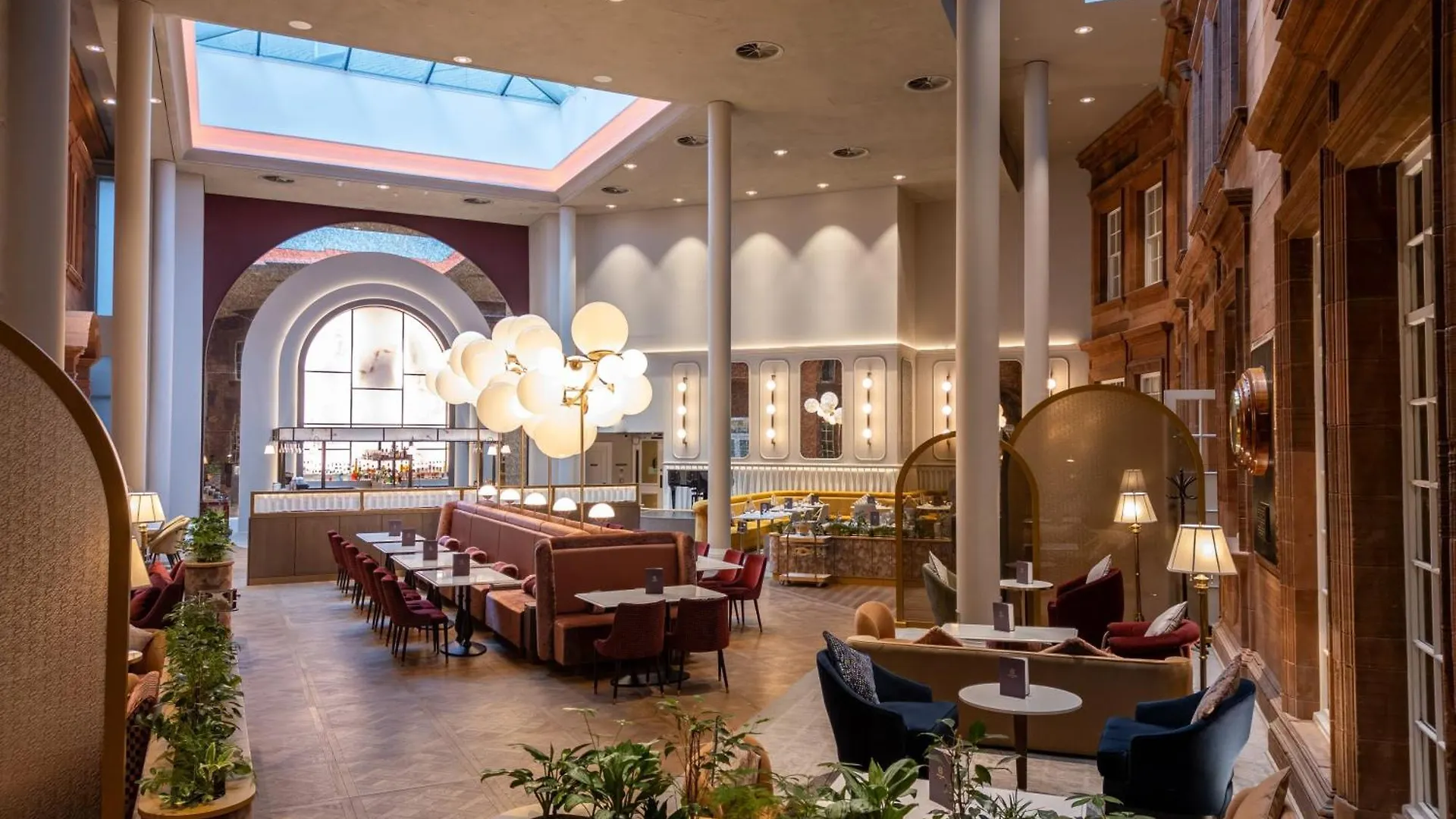 Отель The Caledonian Edinburgh, Curio Collection By Hilton