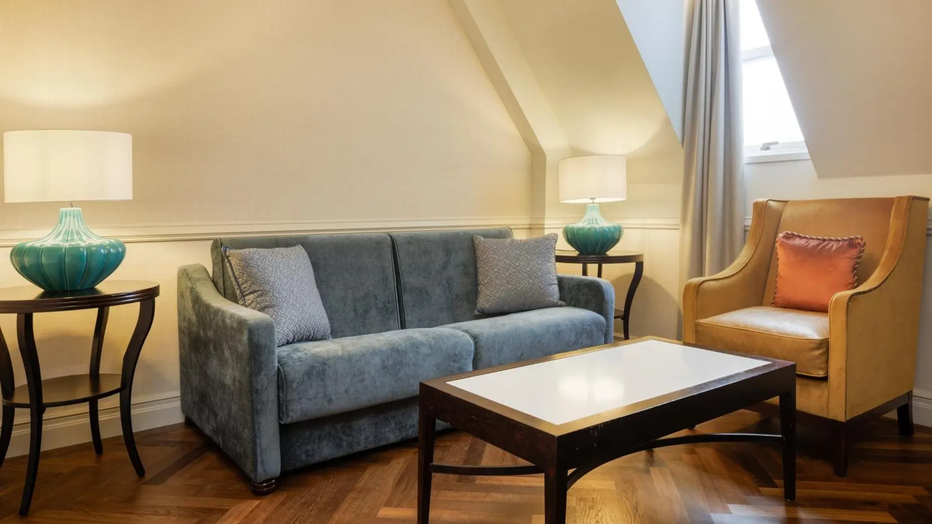 Отель The Caledonian Edinburgh, Curio Collection By Hilton Эдинбург