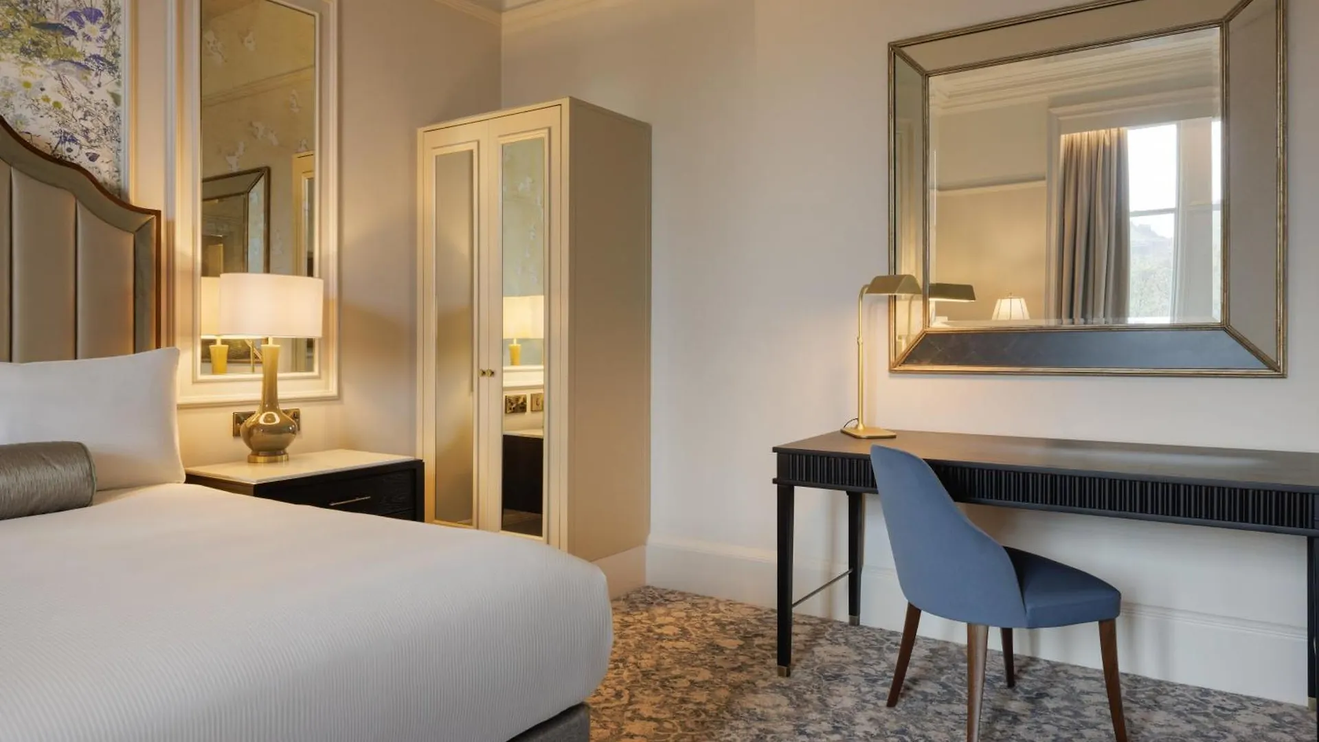 Отель The Caledonian Edinburgh, Curio Collection By Hilton 5*, Эдинбург